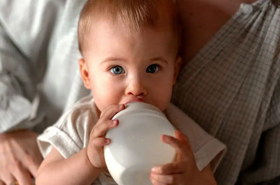 Les conseils pour faciliter la transition du lait maternel au lait bébé